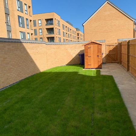 Brand New Entire 4 Bed House Multiple Free Parking Early Check-In Late Check- Out Allowed South Ockendon エクステリア 写真